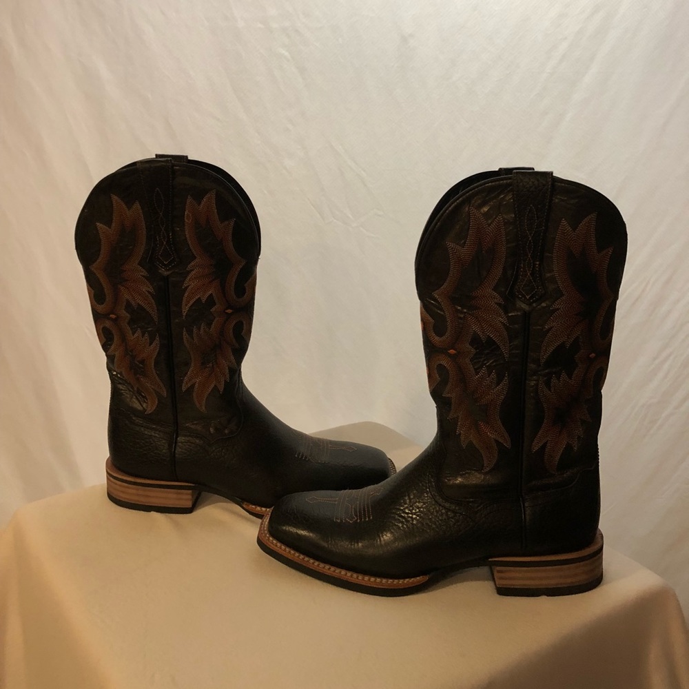 ARIAT Men’s Boots size 11D Basically NEW
